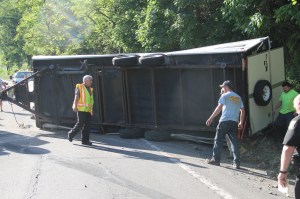 Overturned Camper, SUV, Bottom of Hometown Hill, SR309, Tamaqua, 6-18-2014 (22)