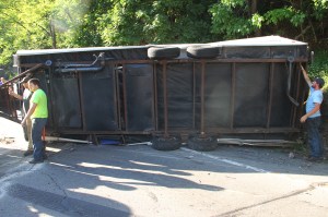 Overturned Camper, SUV, Bottom of Hometown Hill, SR309, Tamaqua, 6-18-2014 (26)