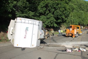 Overturned Camper, SUV, Bottom of Hometown Hill, SR309, Tamaqua, 6-18-2014 (42)