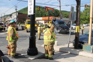 Two-Vehicle Accident, intersection of Cedar and Center Street, US209, Tamaqua, 6-8-2014 (30)