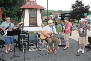 Gene Morrison & Family, Chamber of Commerce Summer Concert Series, Train Station, Tamaqua (27)