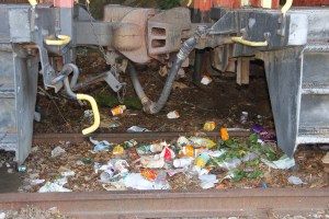 Litter between Trains, Train Station, Tamaqua, 7-24-2014 (1)