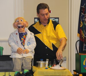 Magic Show, Fizz Boom Read, Panther Valley Public Library, Lansford, 7-21-2014 (22)