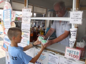 Photos at Hometown Auction, Farmers Market, Hometown, 7-23-2014 (24)