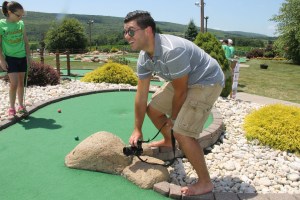 Zoo Crew Putt and Brew Mini Golf Tournament, Heisler's Dairy Bar, Tamaqua, 7-26-2014 (14)