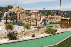 Zoo Crew Putt and Brew Mini Golf Tournament, Heisler's Dairy Bar, Tamaqua, 7-26-2014 (18)