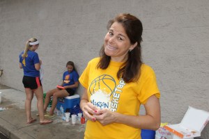 Car Wash Fundraiser, Marian Fillies Basketball Team, Advanced Auto, Tamaqua, 8-16-2014 (14)