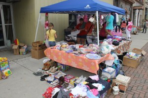 Community Yard Sale, Sidewalk Sale, via Chamber of Commerce, Tamaqua, 8-2-2014 (8)