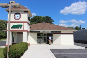 Police Outside Mauch Chunk Trust, MCT, Following Armed Robbery, Hometown, 8-26-2014 (14)