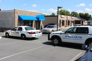 Police Outside Mauch Chunk Trust, MCT, Following Armed Robbery, Hometown, 8-26-2014 (15)
