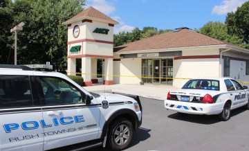 Police Outside Mauch Chunk Trust, MCT, Following Armed Robbery, Hometown, 8-26-2014 (27)