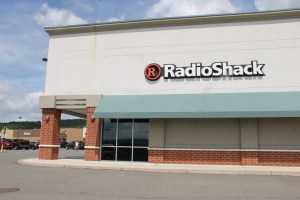 Radio Shack Robbed, H T Commons, Hometown, 8-18-2014 (3)
