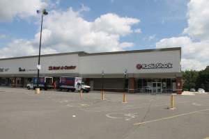 Radio Shack Robbed, H T Commons, Hometown, 8-18-2014 (8)