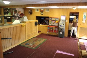 Ribbon Cutting, Sweet Pizzz Pizza, DeAngelo's Pizza, 2 Corner's Whiskey Bar, Tamaqua, 8-6-2014 (100)