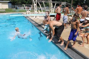 Splash Day, H.D. Buehler Memorial Bungalow Pool, Tamaqua, 8-2-2014 (16)