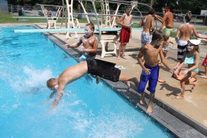 Splash Day, H.D. Buehler Memorial Bungalow Pool, Tamaqua, 8-2-2014 (17)