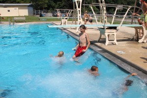 Splash Day, H.D. Buehler Memorial Bungalow Pool, Tamaqua, 8-2-2014 (21)