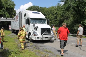 Tractor Trailers Swipe Mirrors on Hometown Hill, SR309, Hometown, 8-13-2014 (9)