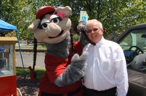 Iron Pigs FeFe visits M & S Hardware, Tamaqua, 6-7-2014 (22)