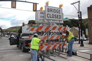 East Broad Street Bridge Over Little Schuylkill River Opens, Tamaqua, 10-2-2014 (31)