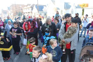 Lansford Alive Kids Safe Trick Or Treat, Ridge Street, Lansford, 10-25-2014 (22)