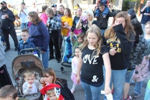 Lansford Alive Kids Safe Trick Or Treat, Ridge Street, Lansford, 10-25-2014 (24)