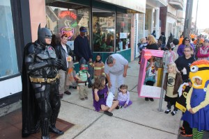 Lansford Alive Kids Safe Trick Or Treat, Ridge Street, Lansford, 10-25-2014 (26)