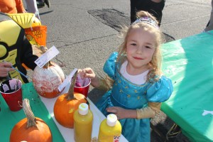 Lansford Alive Kids Safe Trick Or Treat, Ridge Street, Lansford, 10-25-2014 (49)
