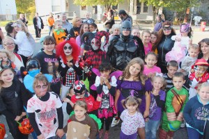 Lansford Alive Kids Safe Trick Or Treat, Ridge Street, Lansford, 10-25-2014 (60)