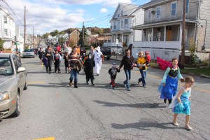 C.H.O.S.E. Halloween Parade and Childrens Party, Coaldale Complex, Coaldale, 10-26-2014 (40)