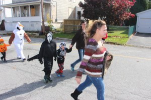 C.H.O.S.E. Halloween Parade and Childrens Party, Coaldale Complex, Coaldale, 10-26-2014 (41)