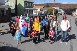 C.H.O.S.E. Halloween Parade and Childrens Party, Coaldale Complex, Coaldale, 10-26-2014 (8)