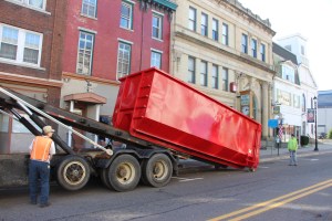 Dropping Off Garbage Bin, Historical Society, Tamaqua, 11-10-2014 (2)