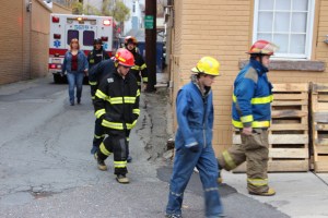 Employee Injured, M & S Hardware, Tamaqua, 11-11-2014 (6)