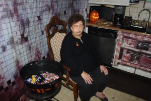 Haunted House, 508-510 Arlington Street, Tamaqua, 10-31-2014 (27)