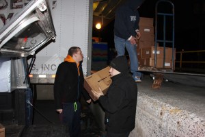 Loading, Unloading Hams, from Boyers Food Market to Salvation Army, Tamaqua, 12-18-2014 (10)
