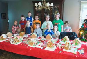 Making Gingerbread Houses, Coleman, Tamaqua, 12-20-2014 (12)