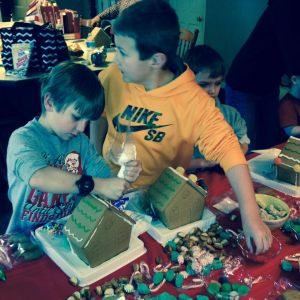 Making Gingerbread Houses, Coleman, Tamaqua, 12-20-2014 (22)