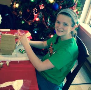 Making Gingerbread Houses, Coleman, Tamaqua, 12-20-2014 (26)