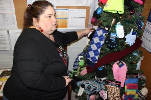 Mitten Tree, C.H.O.S.E., Borough Hall, Coaldale, 11-30-2014 (9)