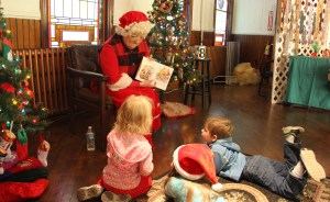 Mrs. Claus Reads to Kids, Community Arts Center, Tamaqua, 12-7-2014 (28)