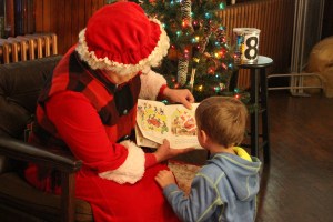 Mrs. Claus Reads to Kids, Community Arts Center, Tamaqua, 12-7-2014 (8)