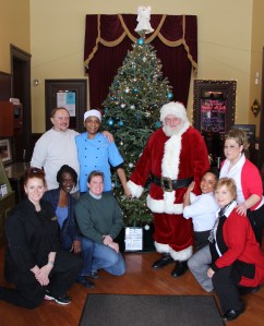 Santa Claus Visits Vonz Restaurant, Train Station, Tamaqua, 12-13-2014 (13)