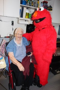 Santa Parade, Party, Volunteers, Frank Fabrizio, Green Street, Tamaqua, 12-6-2014 (6)