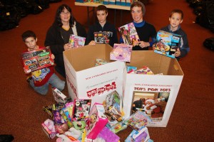Sorting Toys For Tots, SCMCL, Salem Bible Fellowship, Church, Lehighton, 12-12-2014 (11)