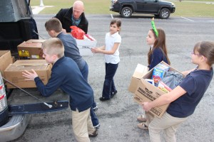 West Penn Elementary School Donate Food Items to Salvation Army, Tamaqua (14)
