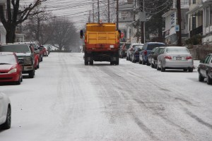 Borough Workers Laying Salt, Tamaqua, 1-3-2015 (15)