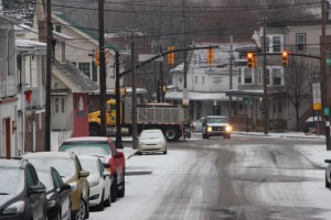 Borough Workers Laying Salt, Tamaqua, 1-3-2015 (2)