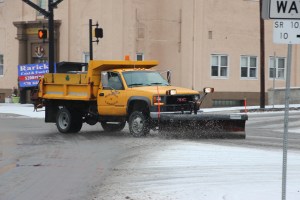 Borough Workers Laying Salt, Tamaqua, 1-3-2015 (32)