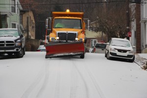 Borough Workers Laying Salt, Tamaqua, 1-3-2015 (9)